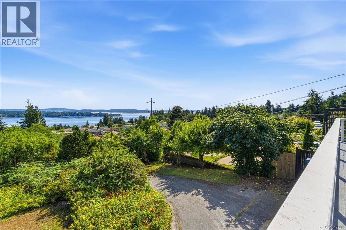 422 Battie Dr, Ladysmith