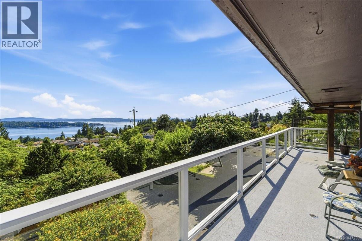 422 Battie Dr, Ladysmith