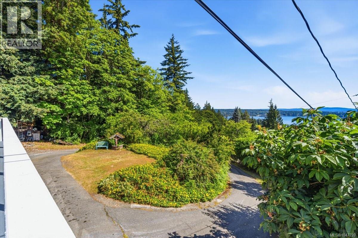 422 Battie Dr, Ladysmith