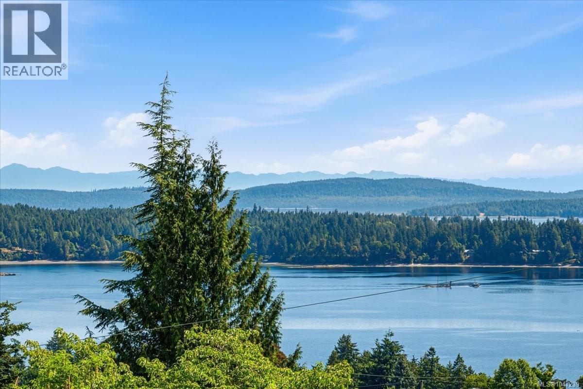 422 Battie Dr, Ladysmith