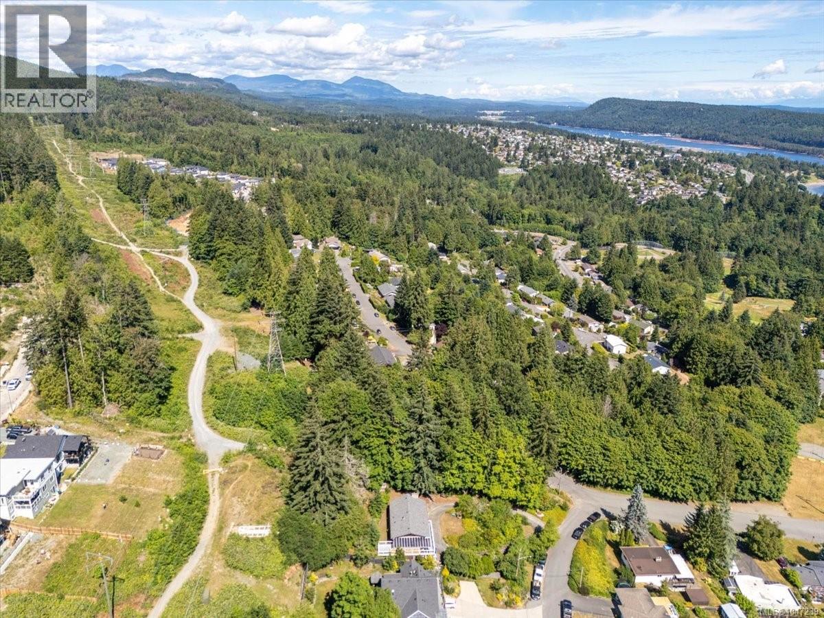 422 Battie Dr, Ladysmith
