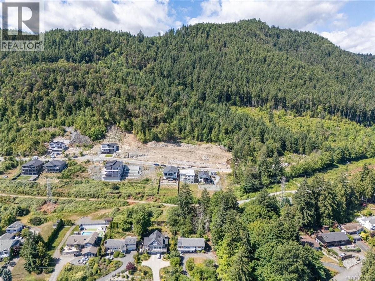 422 Battie Dr - 52