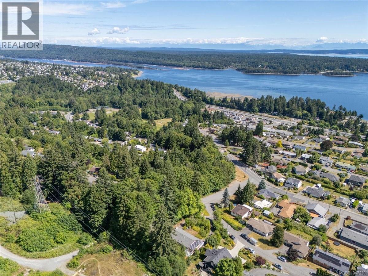 422 Battie Dr, Ladysmith