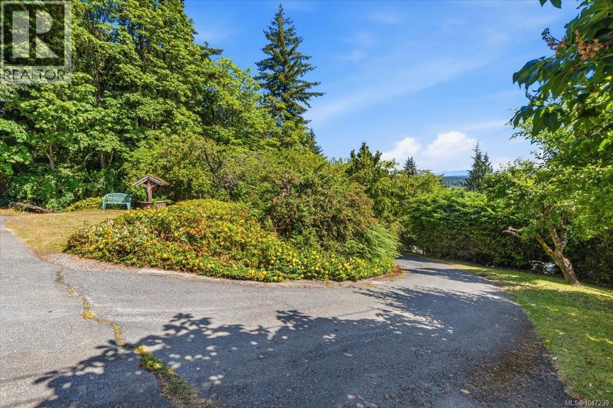 422 Battie Dr, Ladysmith
