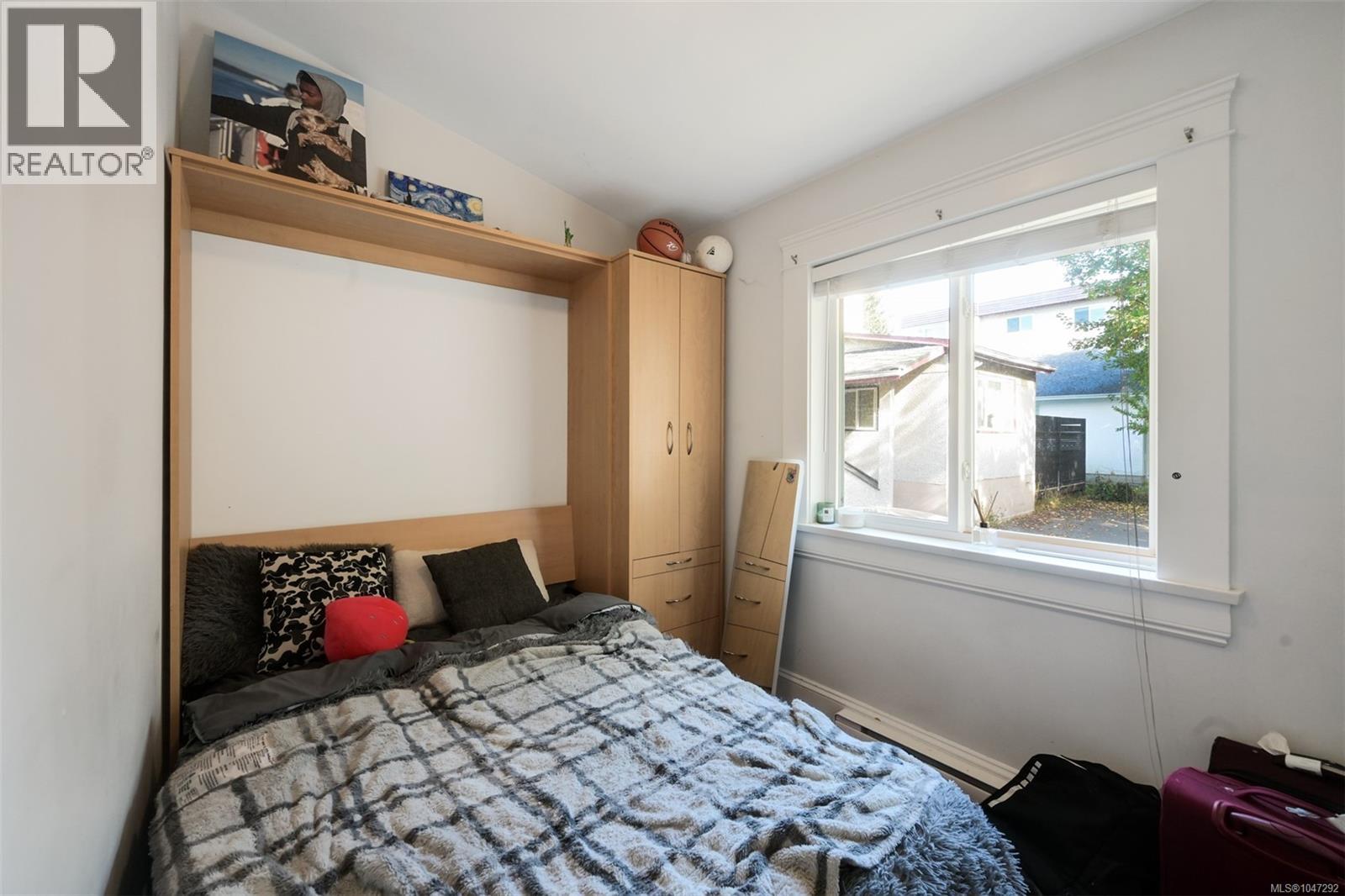737 Vancouver St - 61