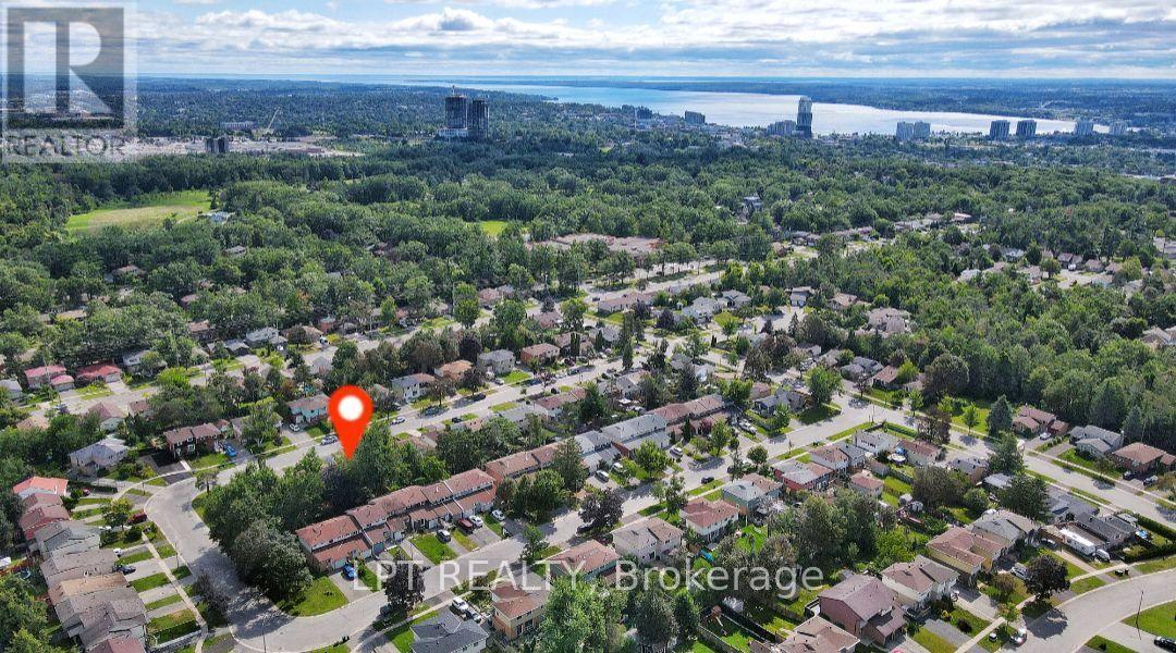 38 CHAUCER CRESCENT - 24