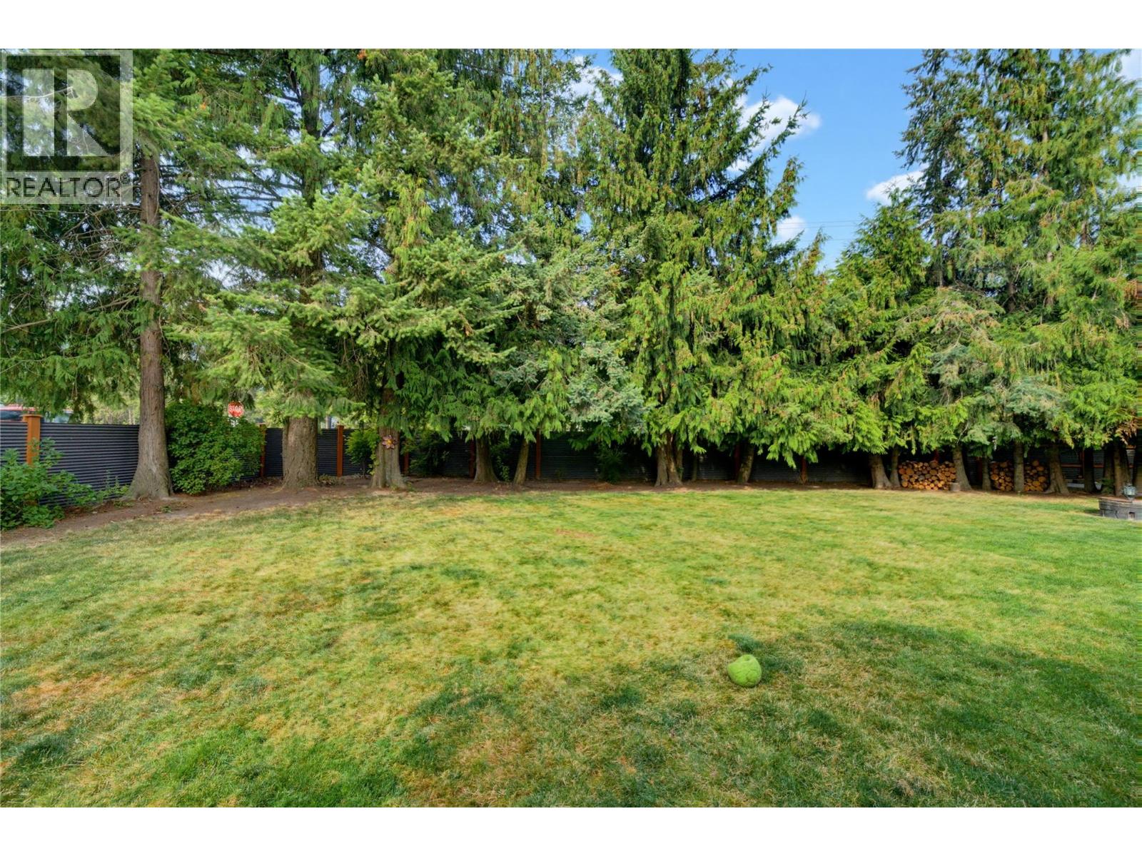 502 Maple Street, Sicamous