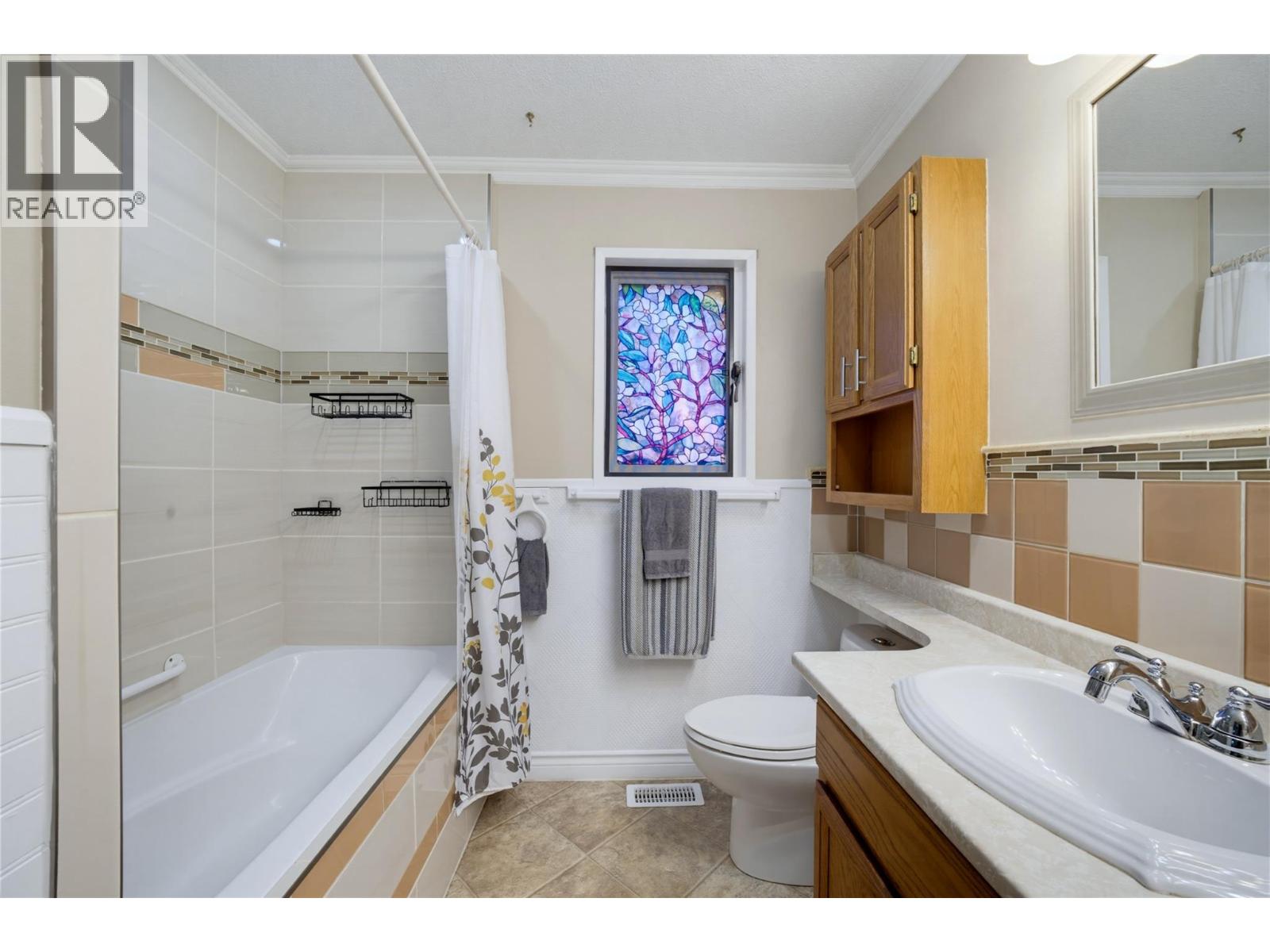 502 Maple Street, Sicamous
