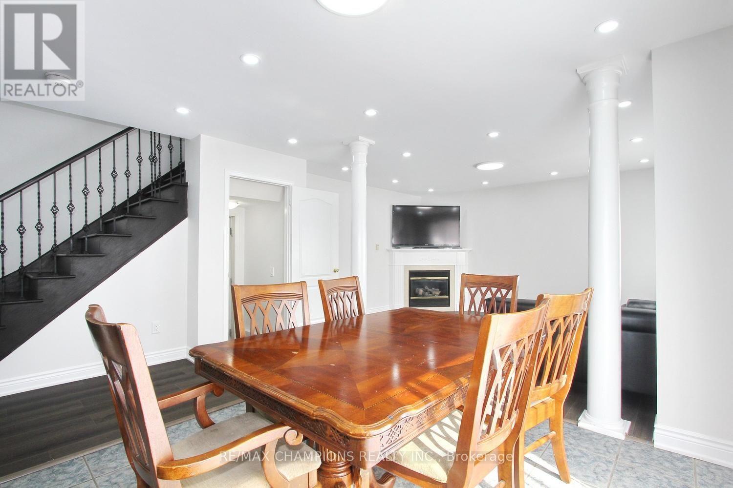 28 EGYPT DRIVE - 12