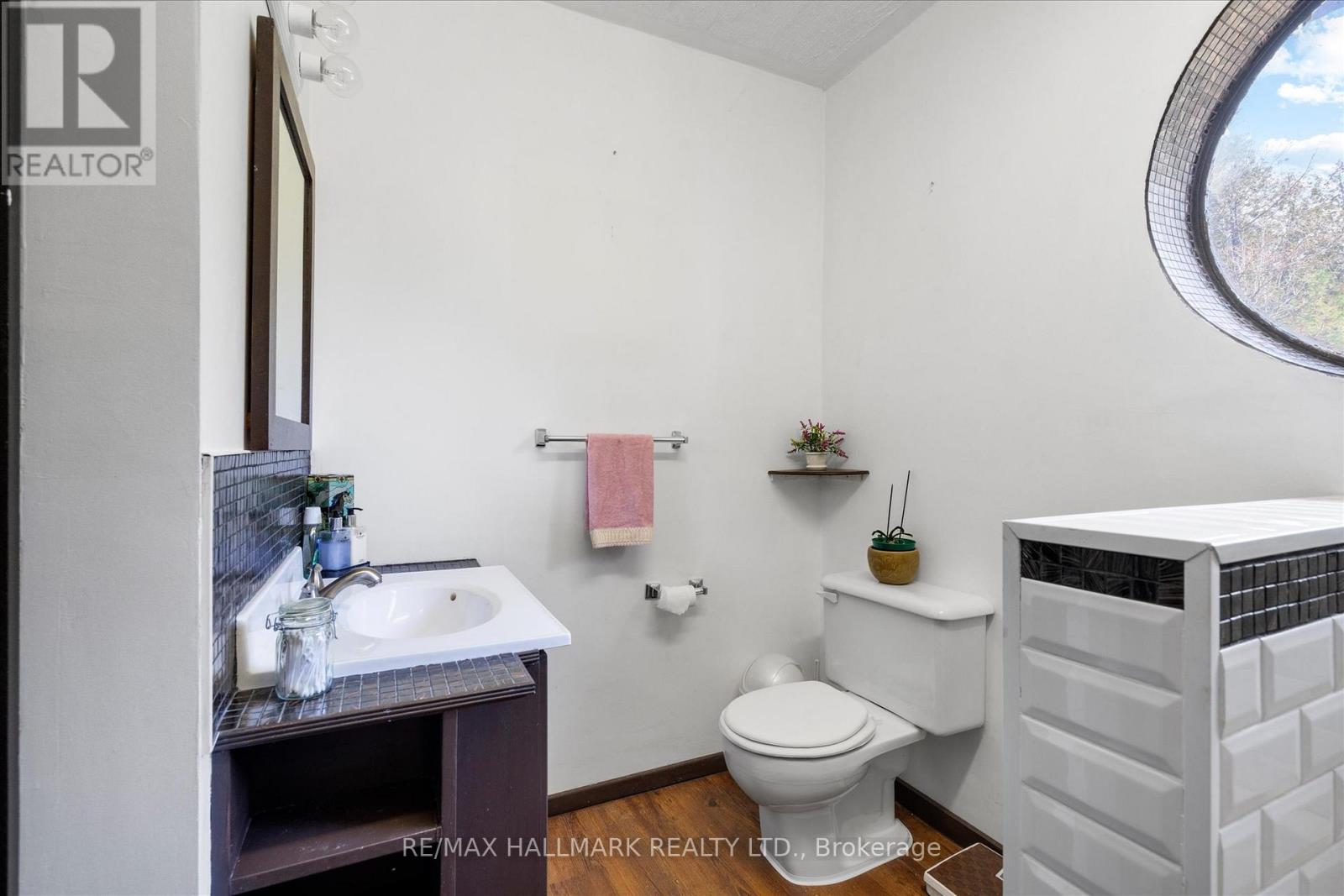 25 LITTLE SILVER LAKE WAY - 21