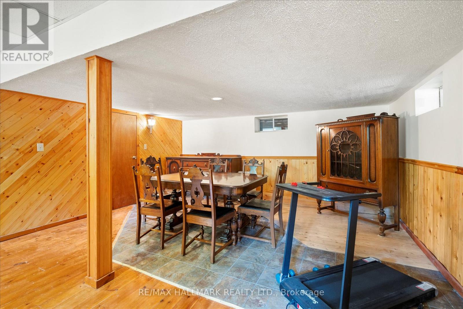 25 LITTLE SILVER LAKE WAY - 26