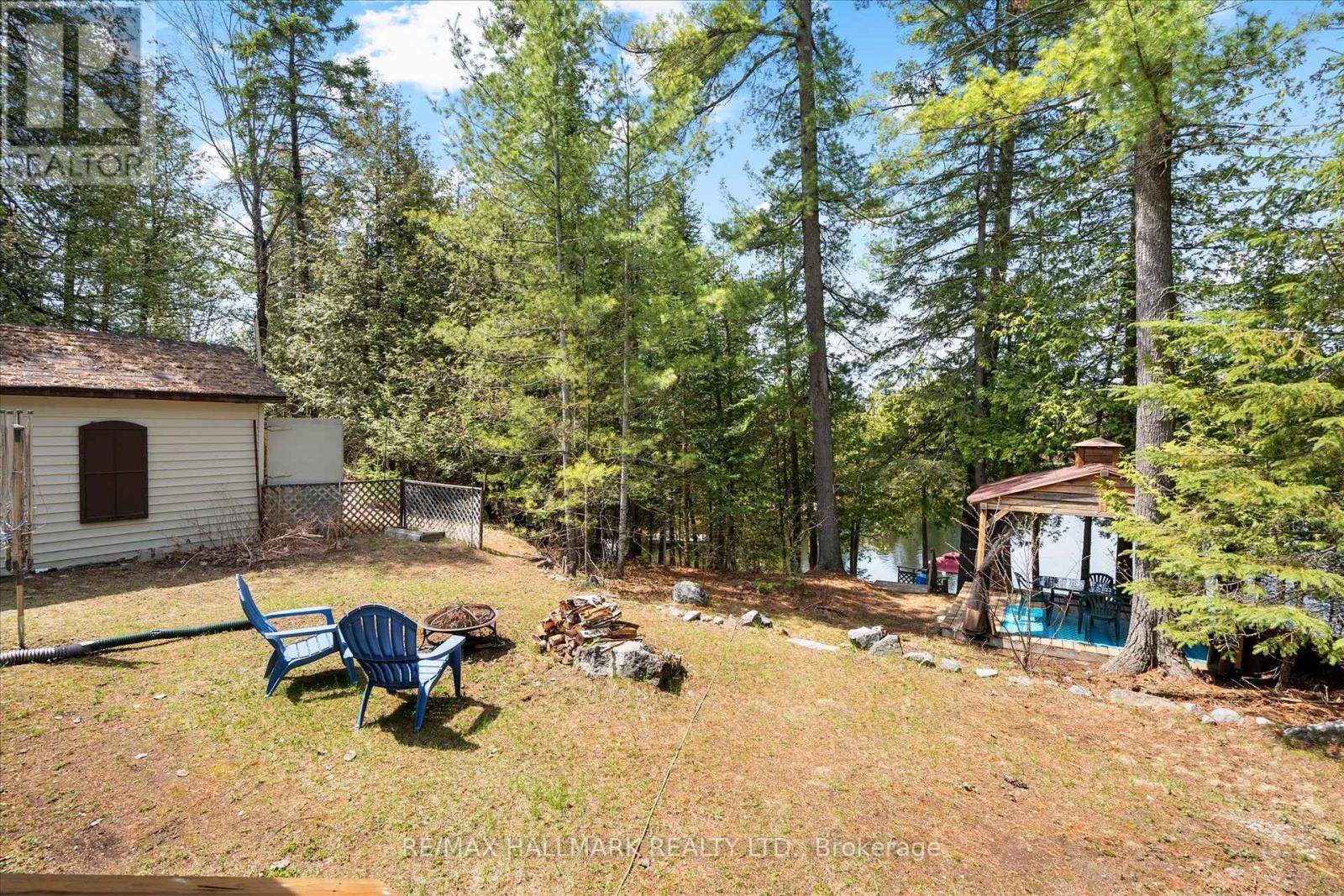 25 LITTLE SILVER LAKE WAY - 32