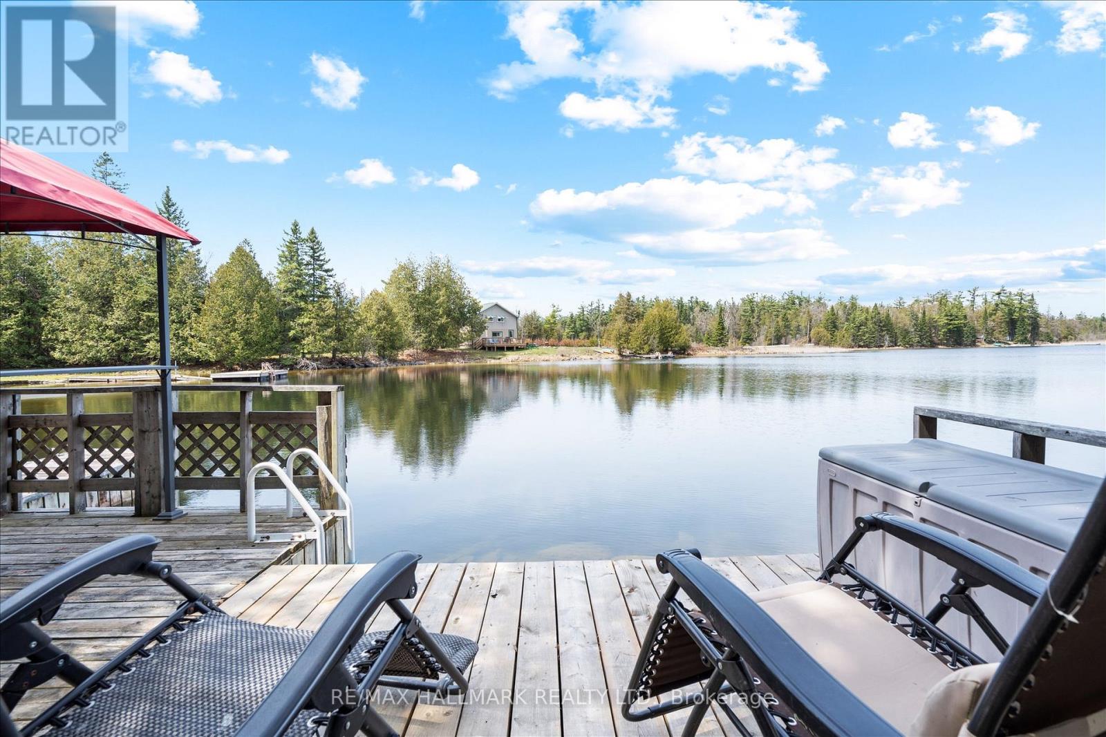 25 LITTLE SILVER LAKE WAY - 40