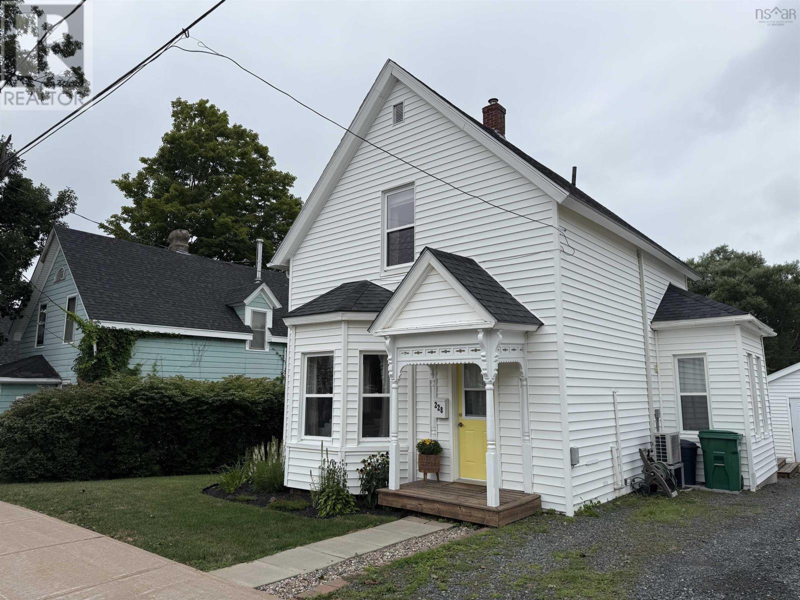 228 Cottage Street - 25