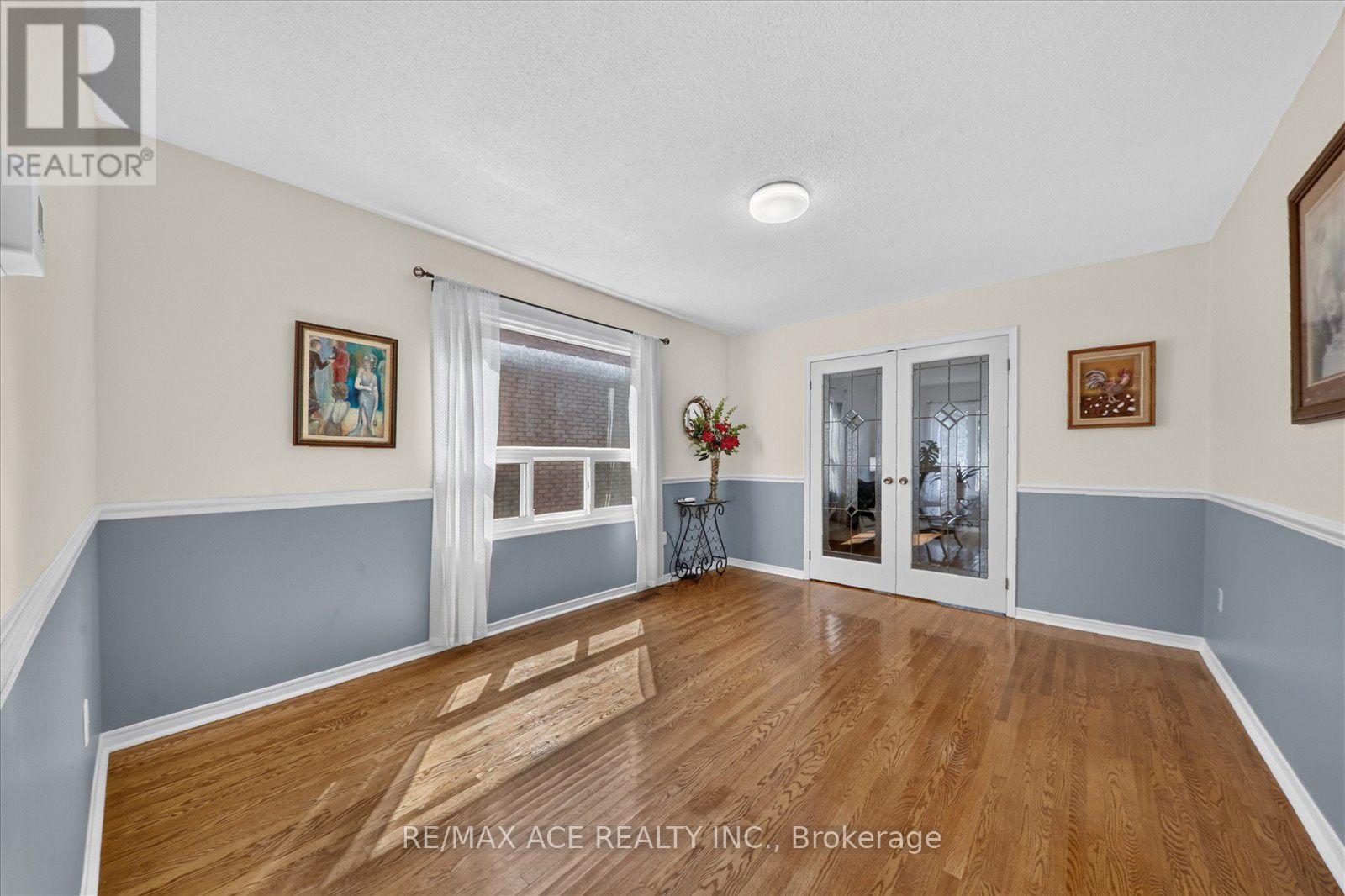 2504 LINWOOD STREET - Image 14