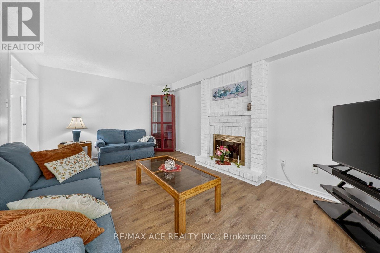 2504 LINWOOD STREET - Image 20