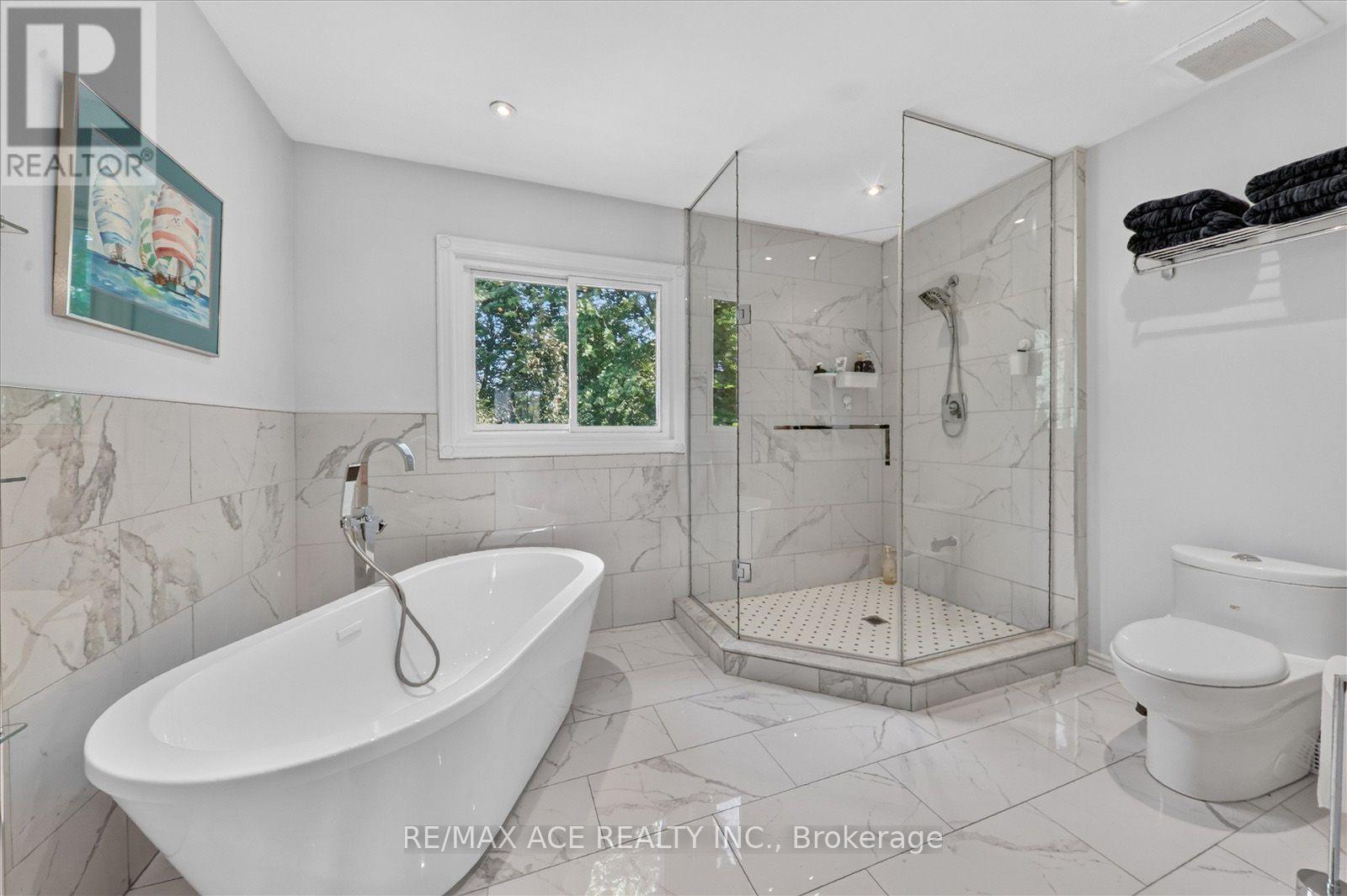 2504 LINWOOD STREET - Image 29