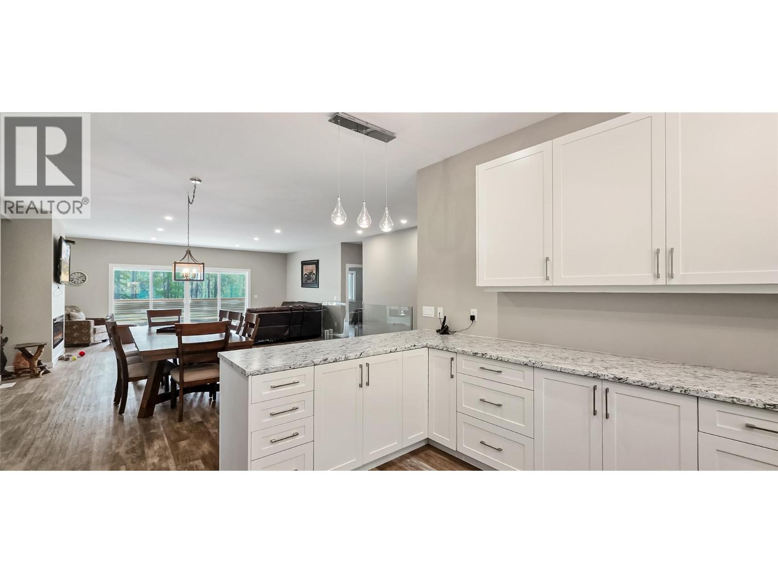 4820 Highway 33, Beaverdell
