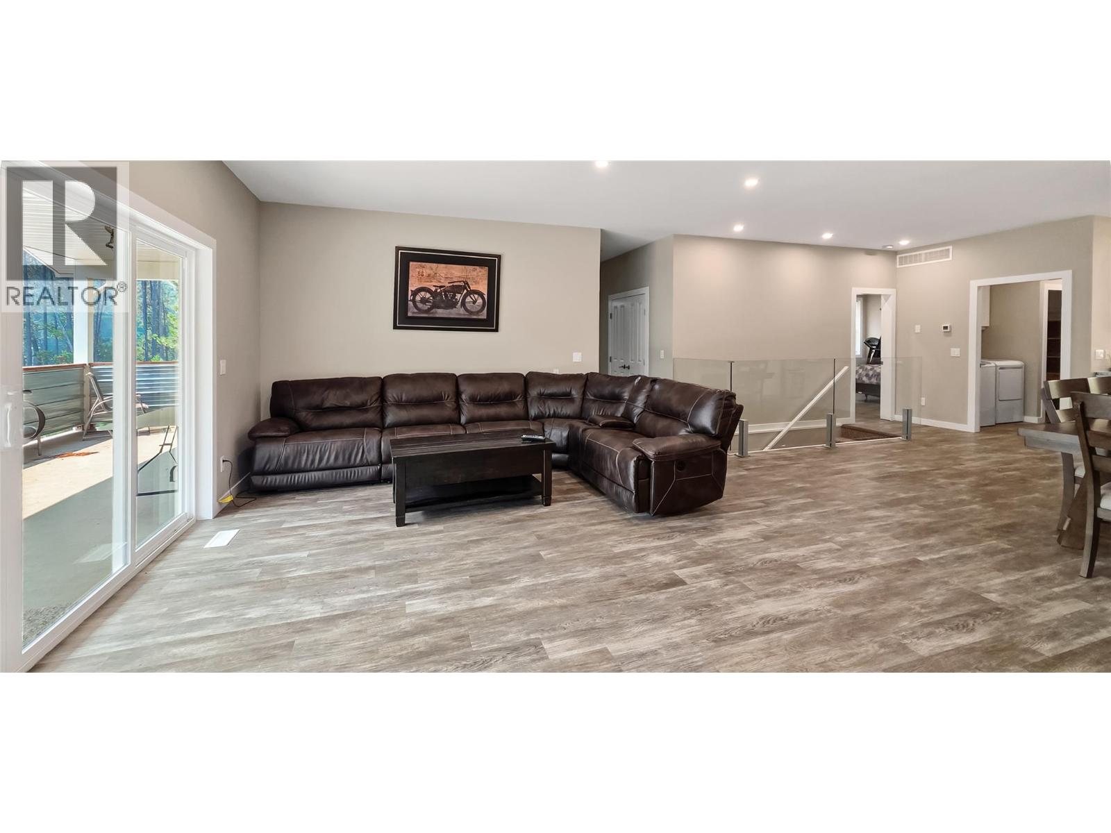 4820 Highway 33, Beaverdell