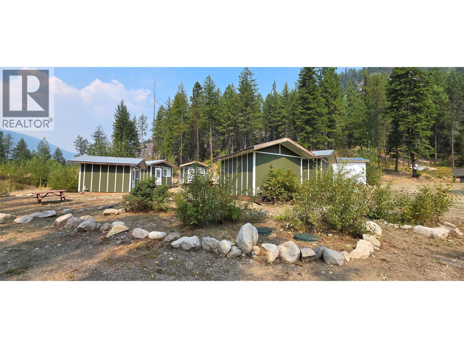 4820 Highway 33, Beaverdell