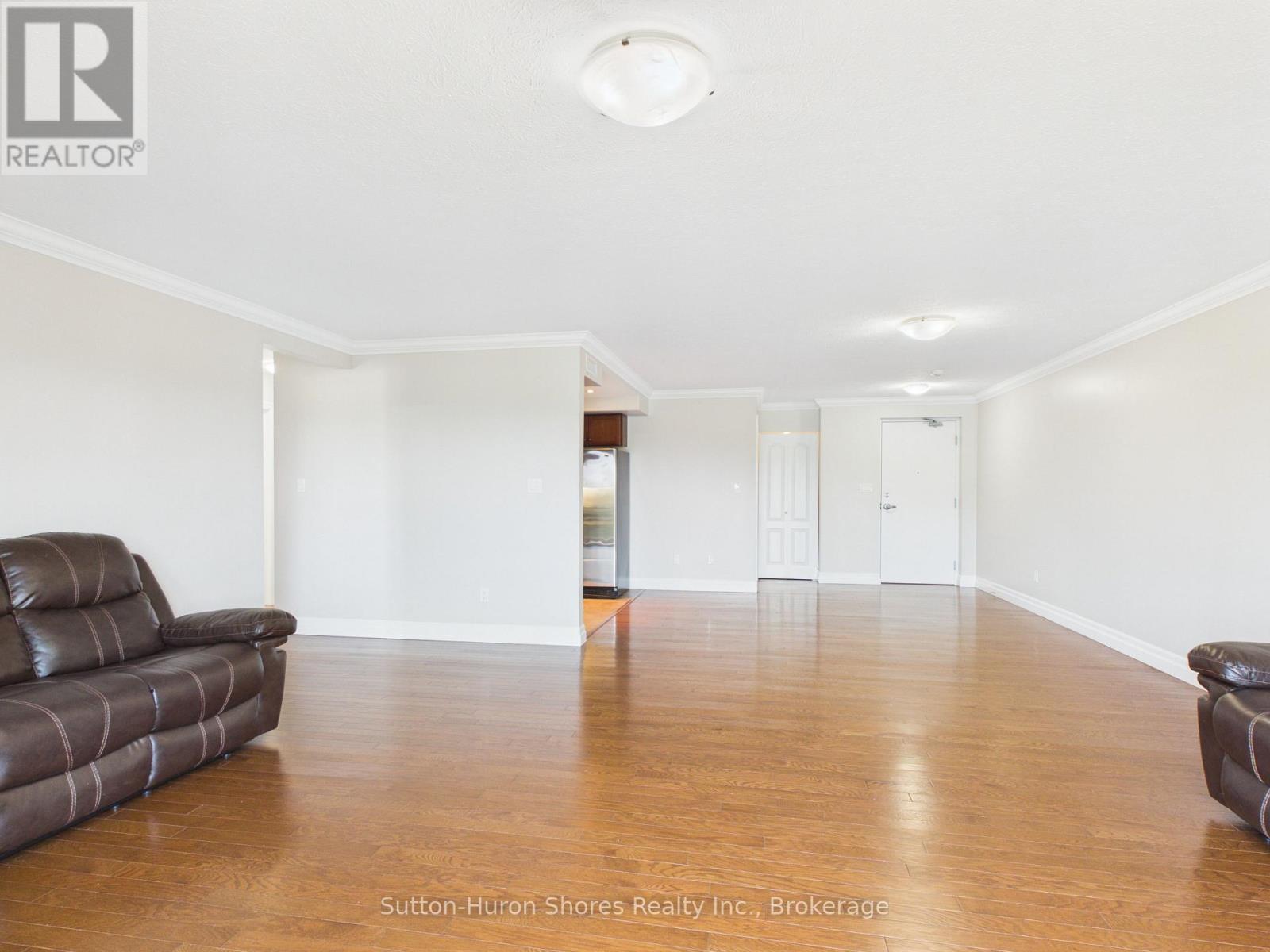 #402 221 ADELAIDE STREET - Image 11