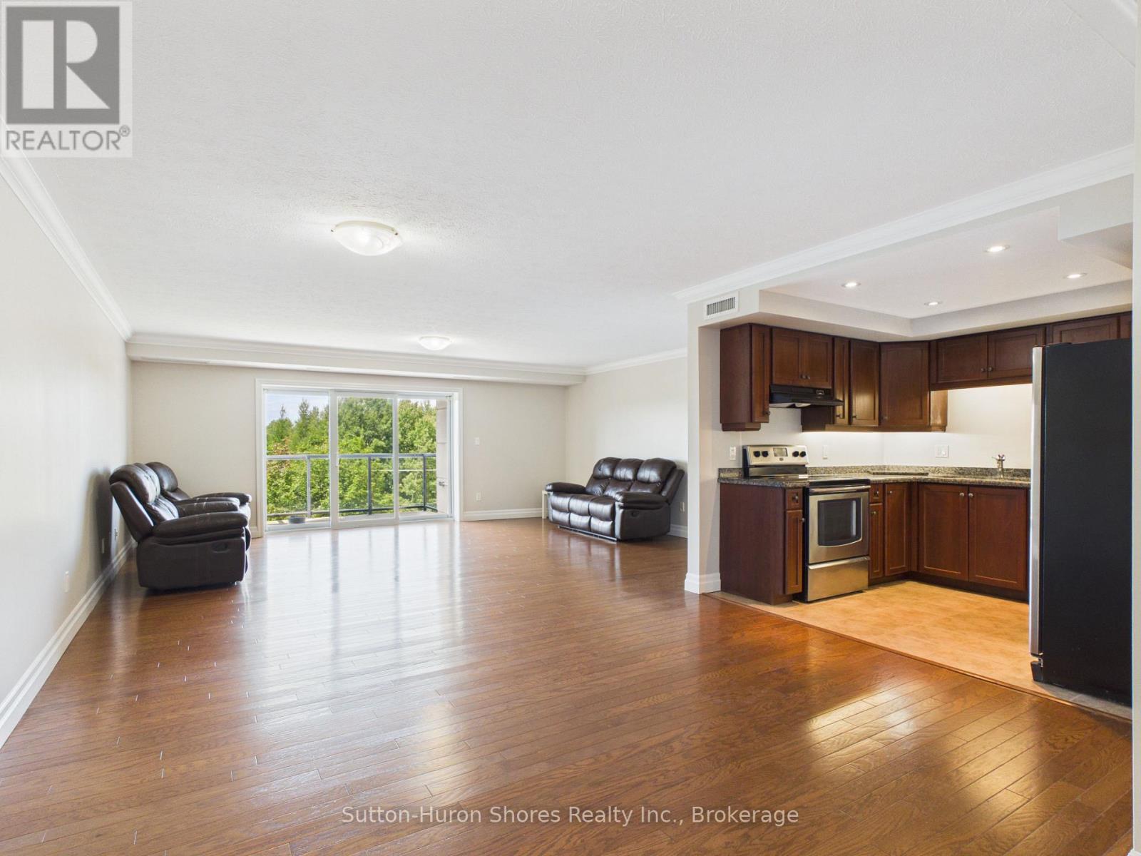 #402 221 ADELAIDE STREET - 2
