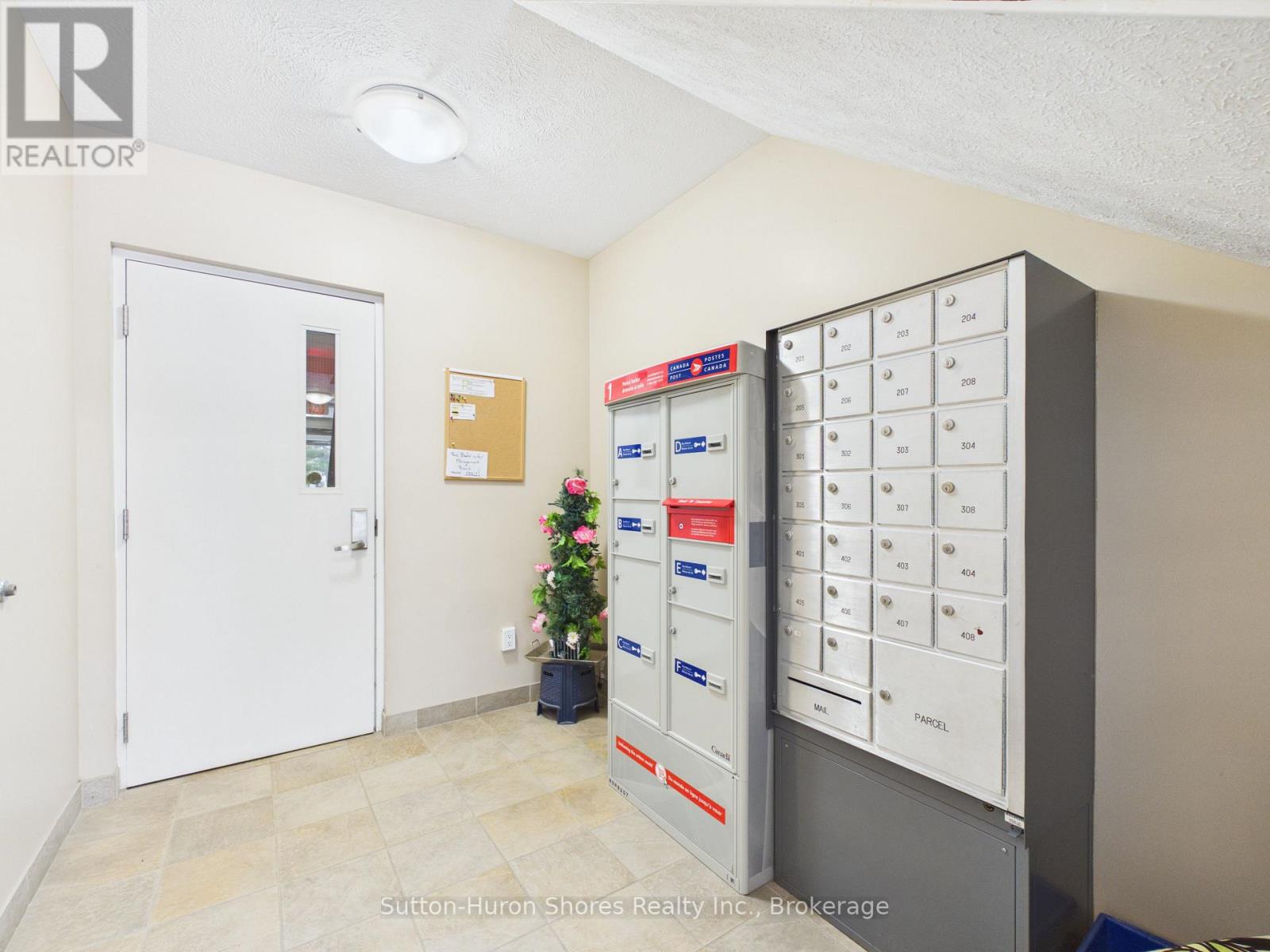 #402 221 ADELAIDE STREET - Image 23