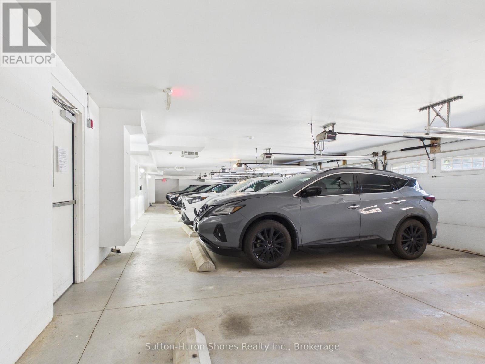 #402 221 ADELAIDE STREET - Image 24