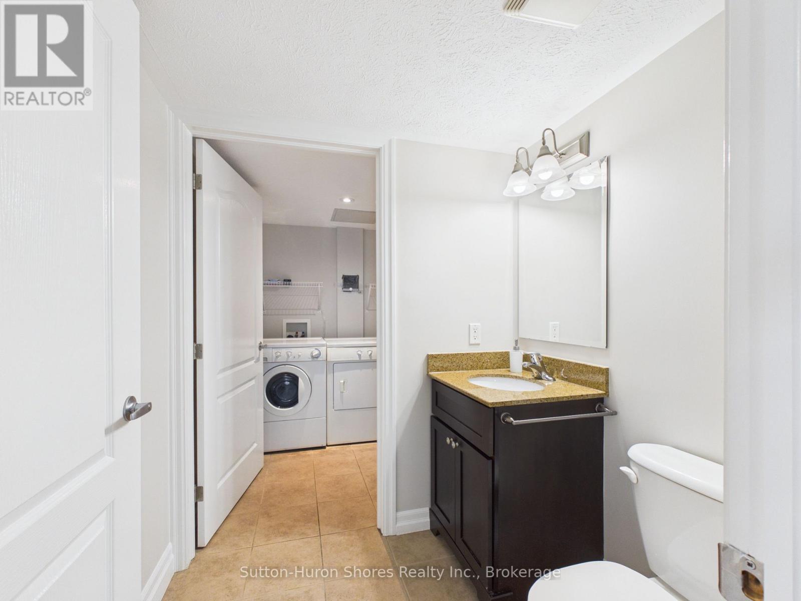 #402 221 ADELAIDE STREET - 4