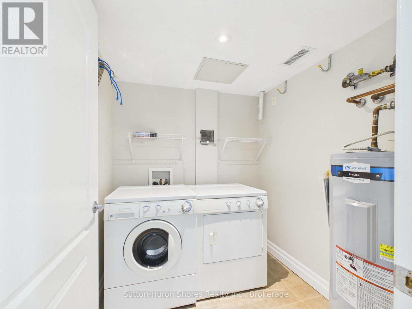 #402 221 ADELAIDE STREET - 5