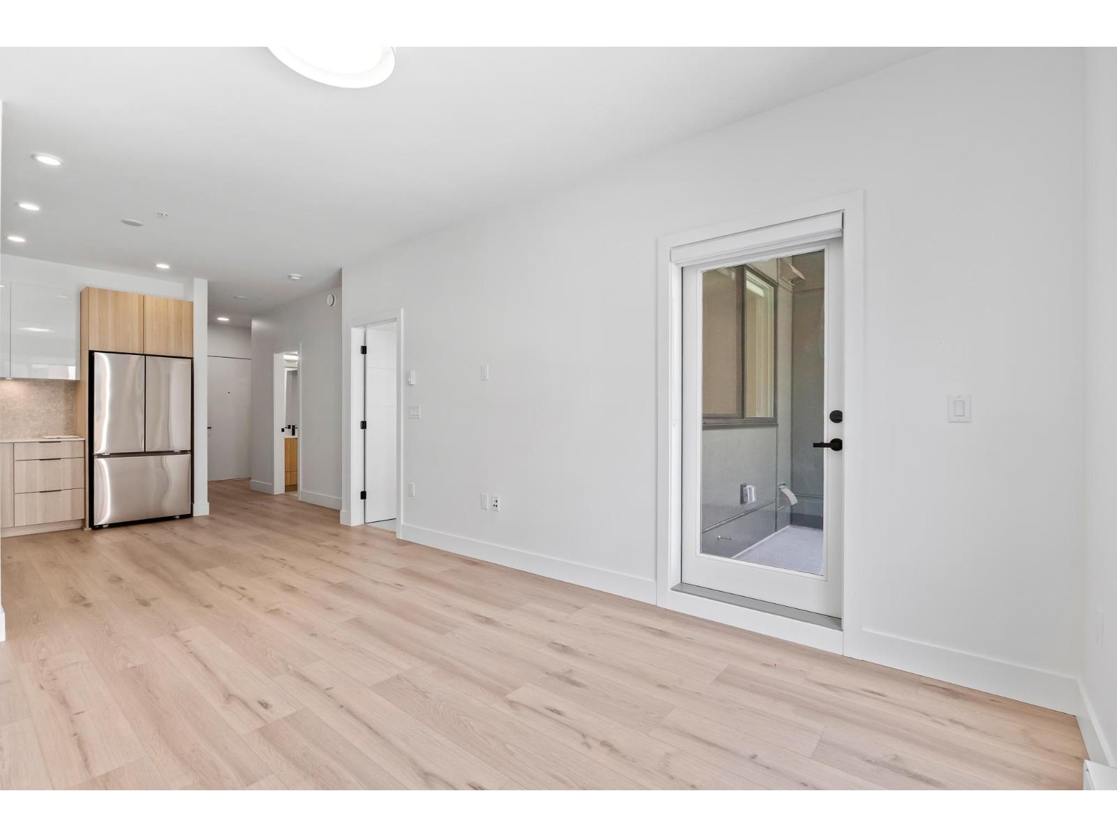 319 20769 FRASER HIGHWAY, Langley