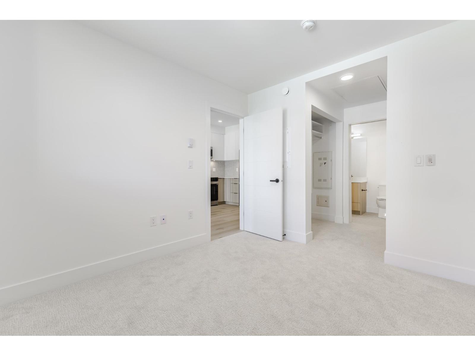 319 20769 FRASER HIGHWAY, Langley