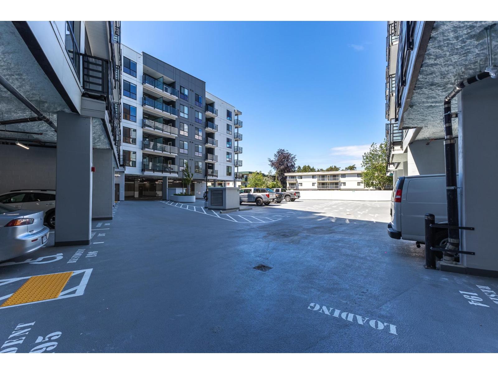 319 20769 FRASER HIGHWAY, Langley