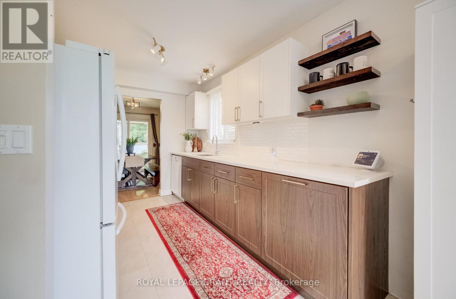 102 WILLIAM STREET N - 7