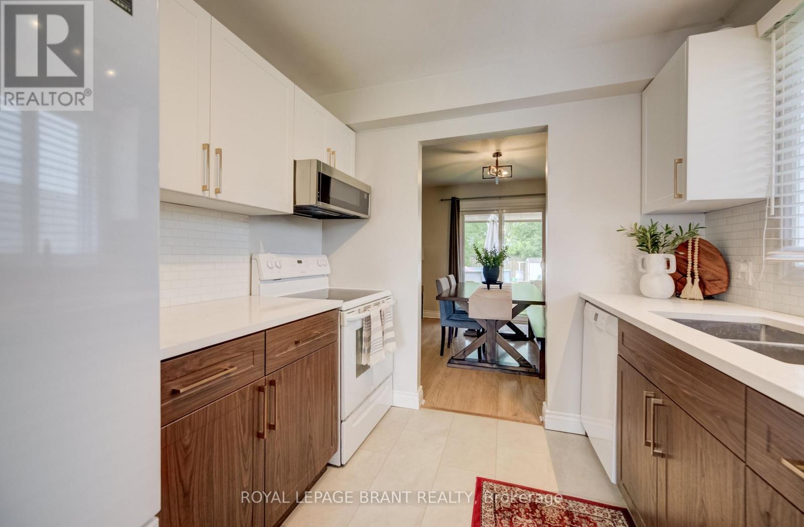 102 WILLIAM STREET N - 8