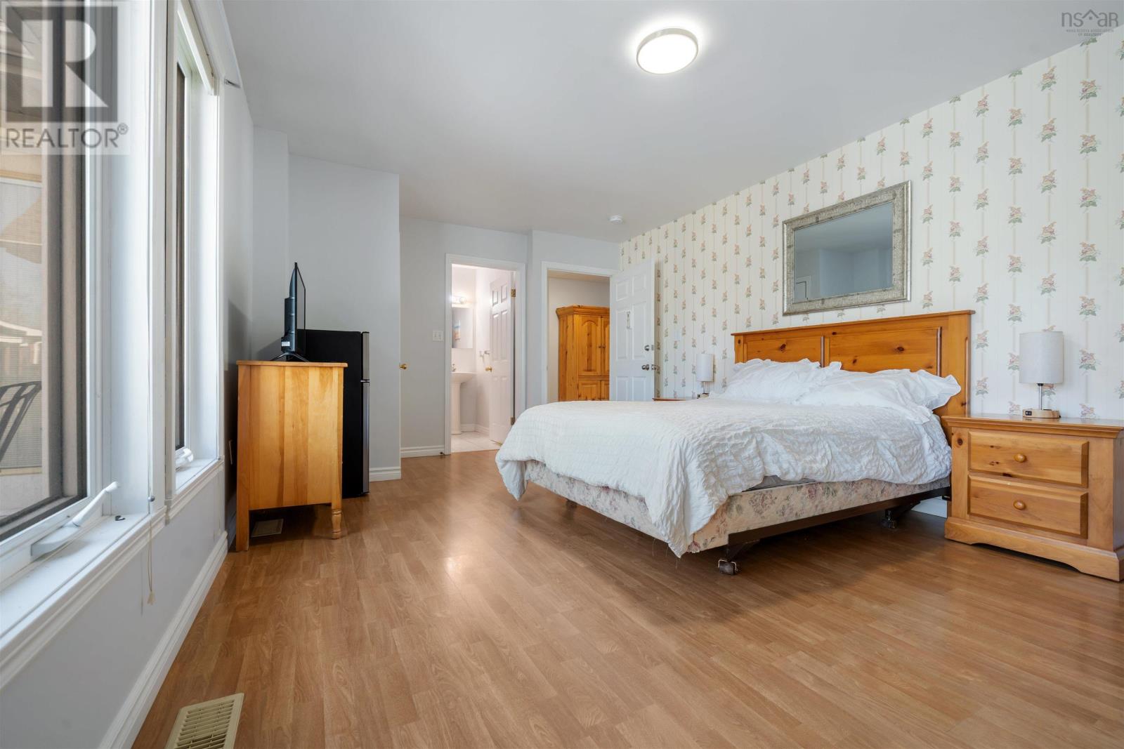 #4 Tupper Court - 20