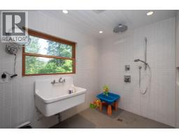 1010 Taki-te-si Road, Gambier Island, BC V0N1V0 Photo 31