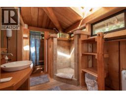 1010 Taki-te-si Road, Gambier Island, BC V0N1V0 Photo 20