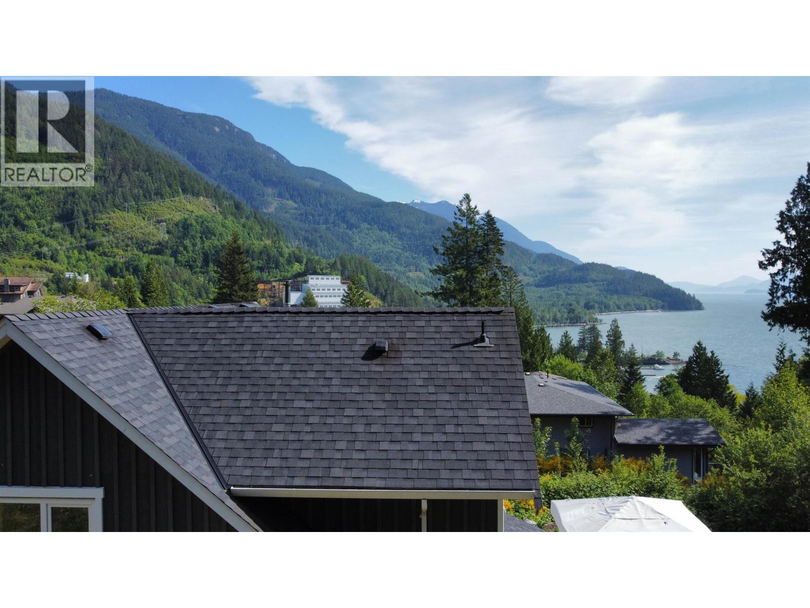 685 COPPER DRIVE, Squamish