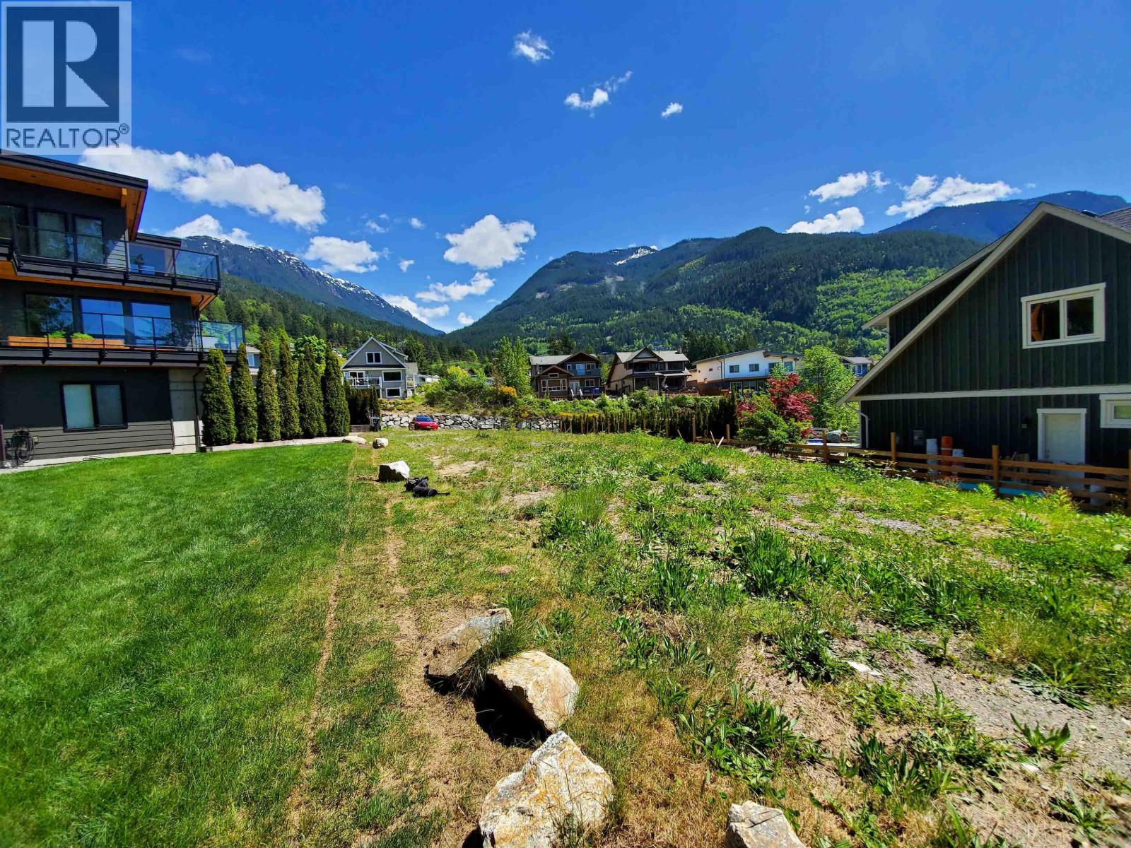 685 COPPER DRIVE, Squamish