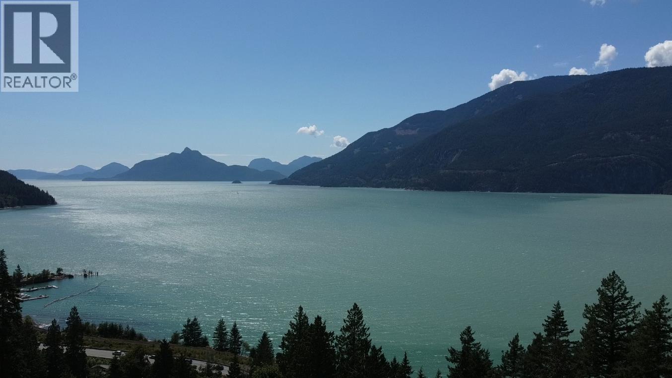 685 COPPER DRIVE, Squamish