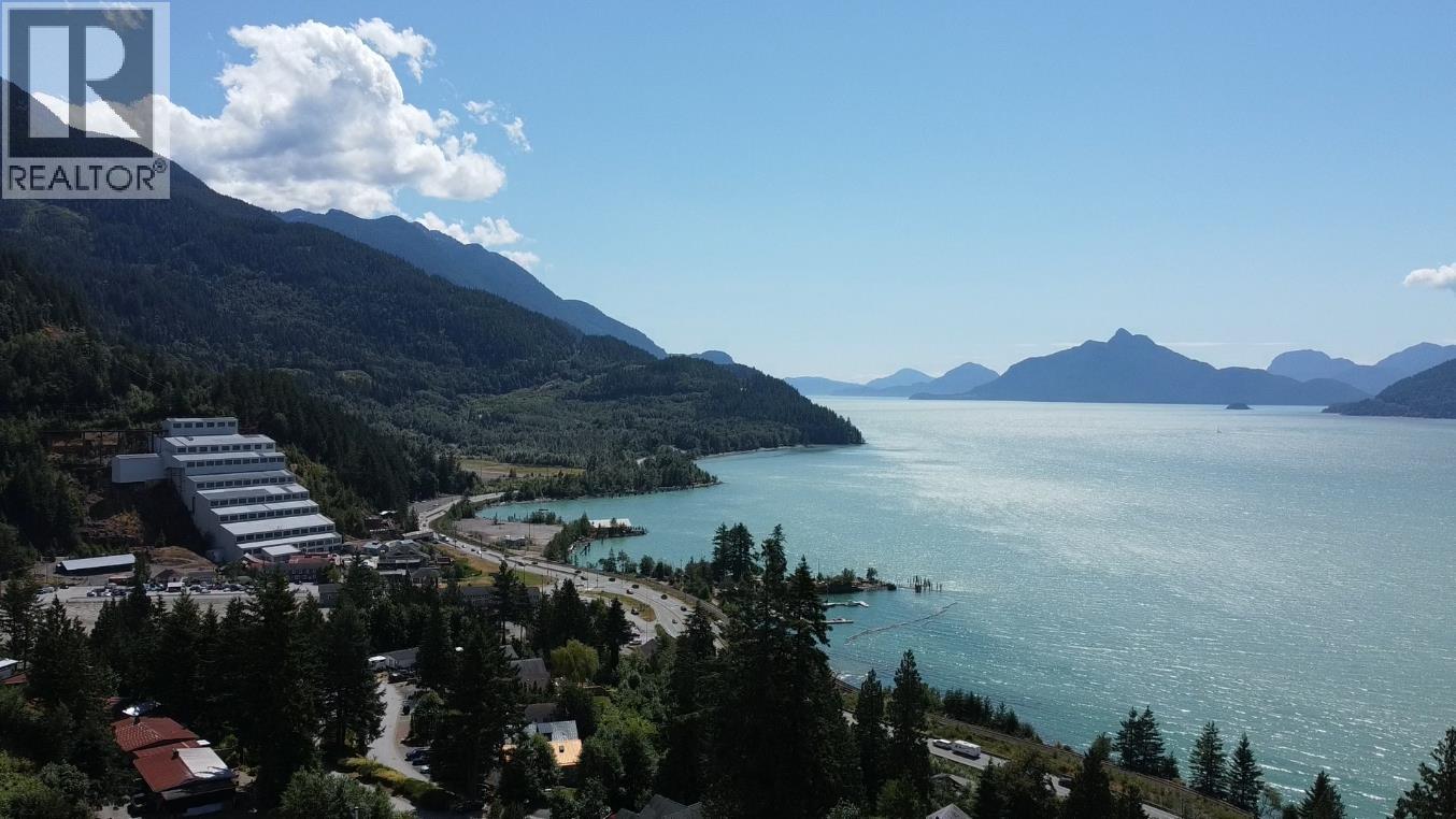 685 COPPER DRIVE, Squamish