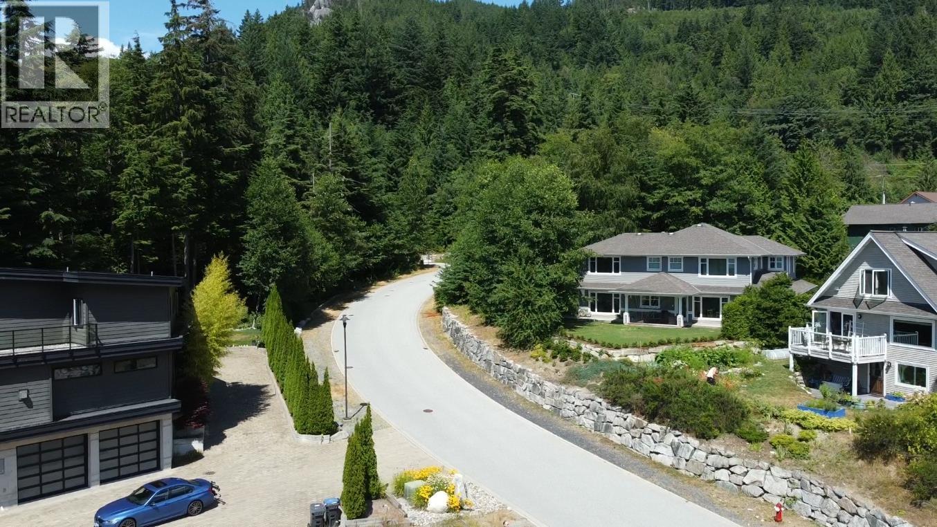 685 COPPER DRIVE, Squamish