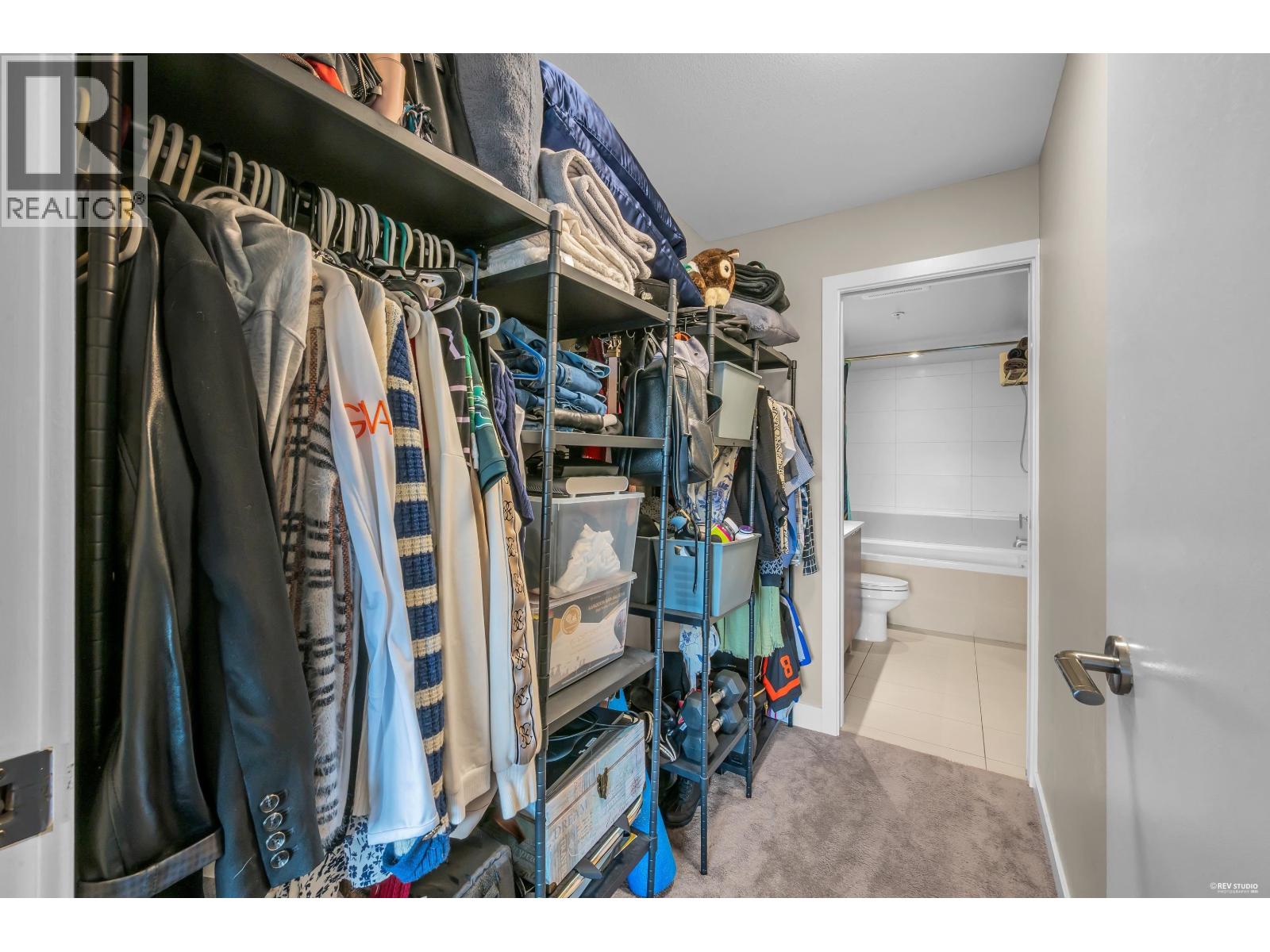 401 1677 LLOYD AVENUE, North Vancouver