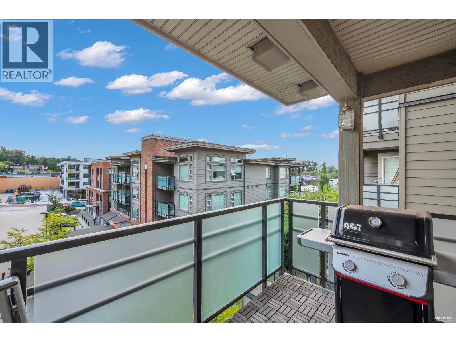 401 1677 LLOYD AVENUE, North Vancouver