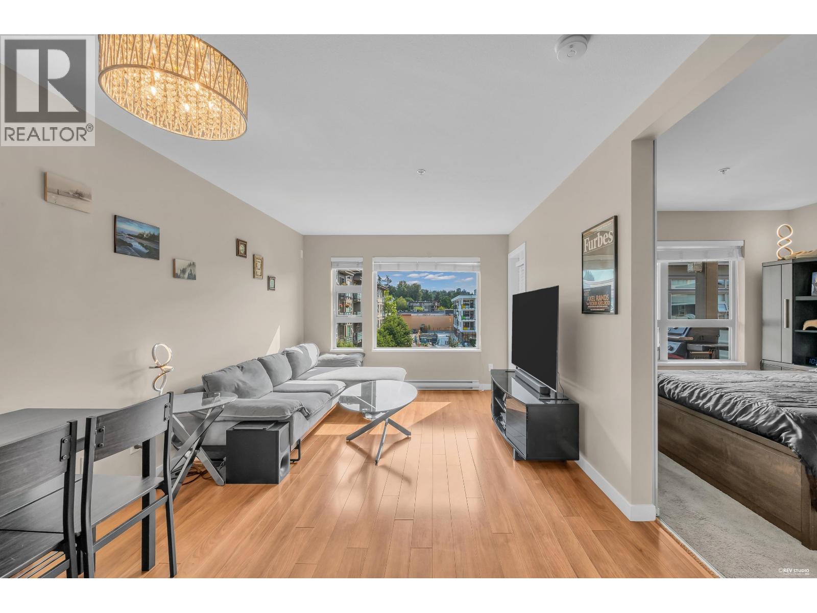 401 1677 LLOYD AVENUE, North Vancouver