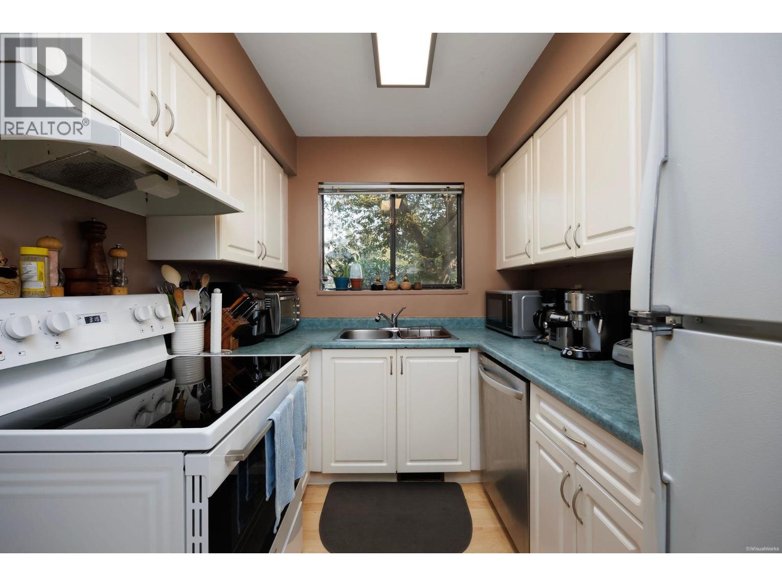 21 1174 INLET STREET, Coquitlam