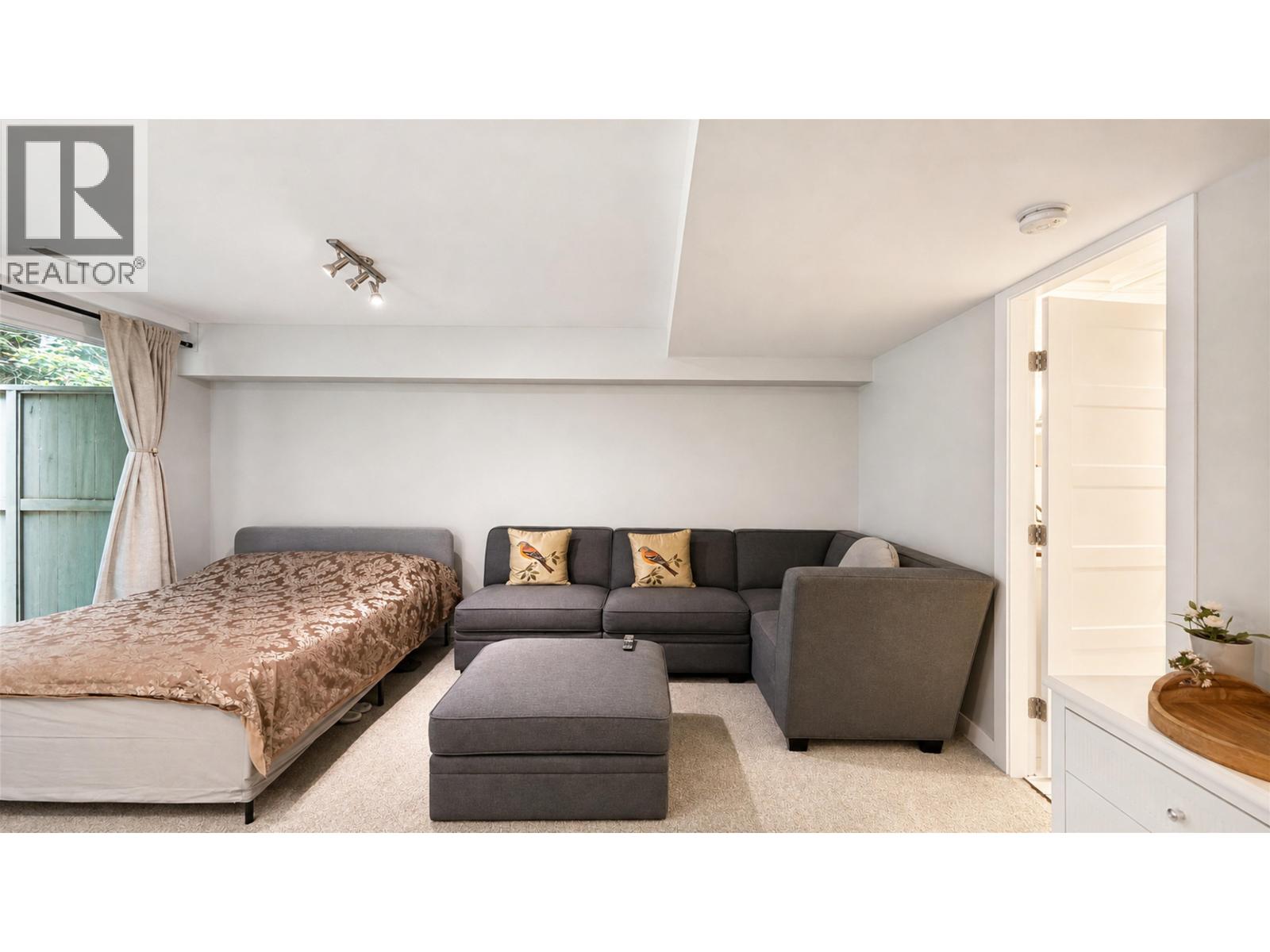 3938 INDIAN RIVER DRIVE, North Vancouver