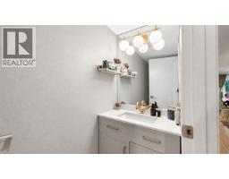 3938 Indian River Drive, North Vancouver, BC V7G2G9 Photo 12
