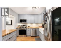 3938 Indian River Drive, North Vancouver, BC V7G2G9 Photo 9